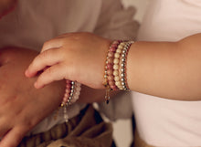 Load image into Gallery viewer, BLACK AND GOLD LINK BRACELET