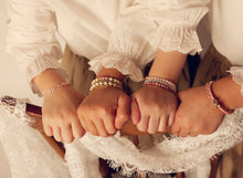 Load image into Gallery viewer, BLACK AND GOLD LINK BRACELET