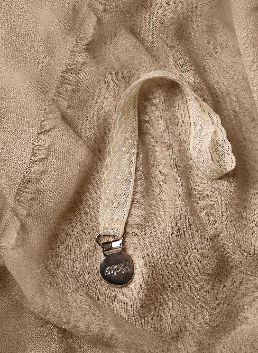 HEART LACE PACIFIER CLIP