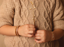 Load image into Gallery viewer, WOOD GRAIN STONE WITH ROSE BEADS BRACELET
